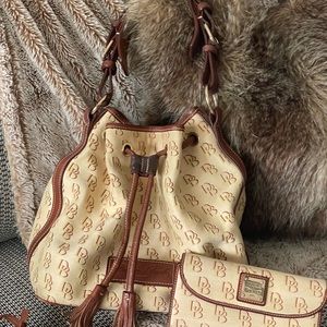 Dooney Bourke - vintage - lightly used